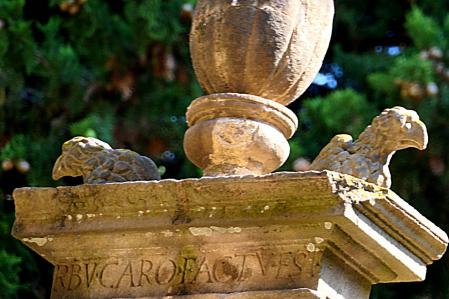 Pozo del claustro del monasterio de Pedralbes.