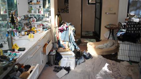 La casa de los horrores: el lamentable estado de la vivienda de Gene Hackman y su esposa