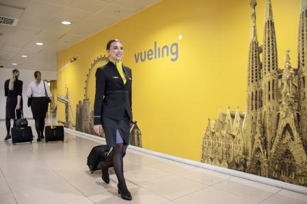 Viktoriia Paskevych, formada en la Yellow Academy de Vueling, camina hacia su próximo vuelo tras cumplir el sueño de convertirse en TCP