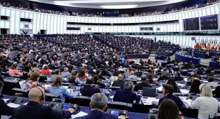 Strasbourg (France), 17/07/2024.- Members of the European Parliament attend a voting session as part of the plenary session at the European Parliament in Strasbourg, France, 17 July 2024. The first session of the new European Parliament opened on 16 July, with MEPs due to elect their president and vice-presidents for the next two and a half years. Roberta Metsola was re-elected as President of the European Parliament until 2027, with 562 votes in the first round. The EU Parliament's session runs from 16 until 19 July 2024. (Francia, Estrasburgo) EFE/EPA/RONALD WITTEK