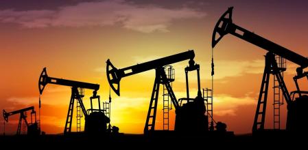Pozos de petróleo en la población tejana de Midland, Estados Unidos