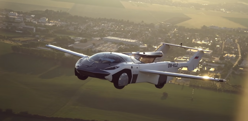 De la carretera al cielo: el AirCar demuestra que es un auténtico coche volador