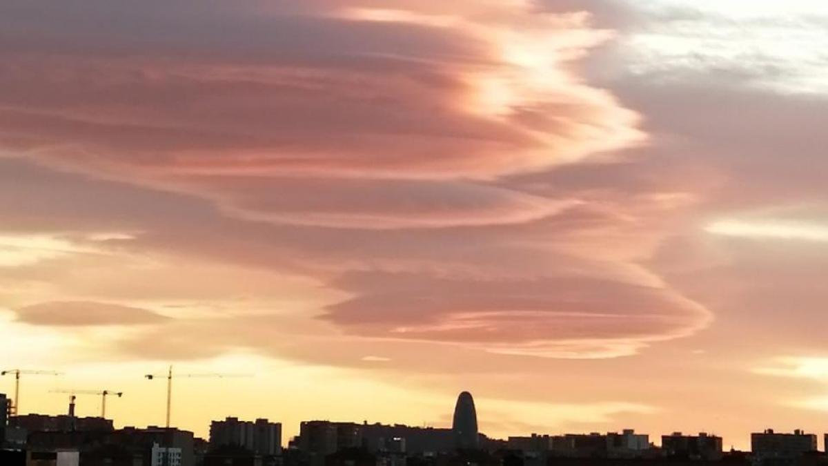 El sombrero de la Torre Glòries