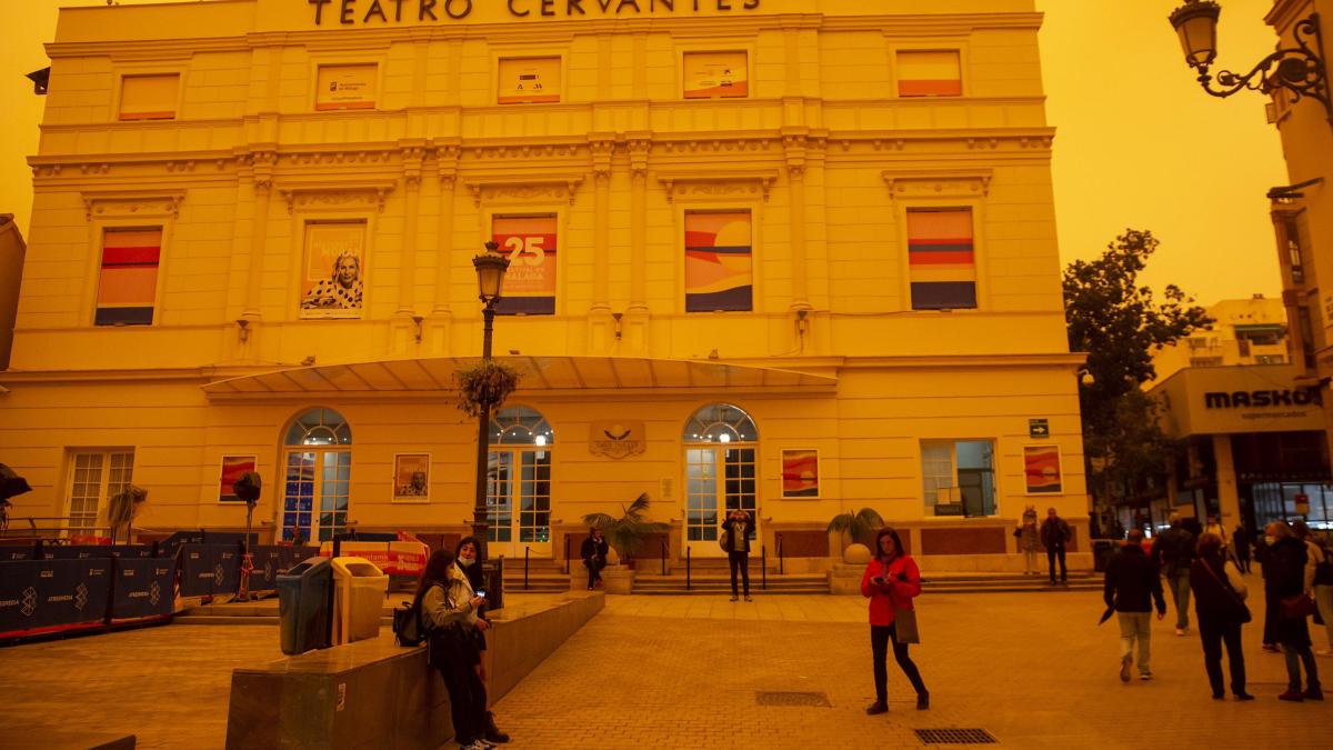 Mario Picazo muestra las zonas de Españas que sufrirán los fuertes efectos de la calima este fin de semana