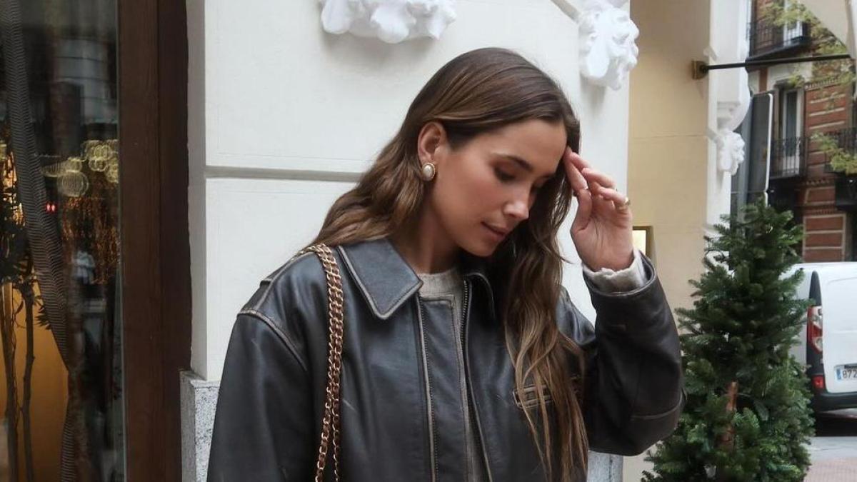 María Pombo copia a Gigi Hadid una cazadora de Mango de 300 euros
