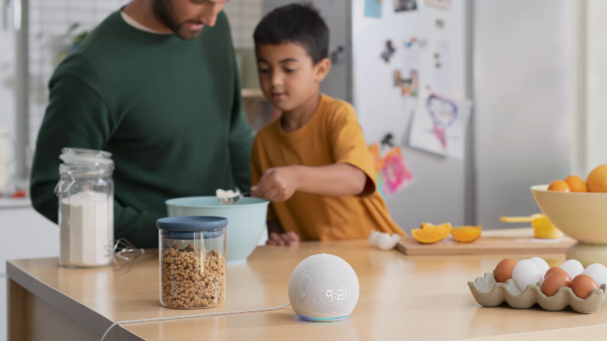 Equípate con el altavoz inteligente Echo Dot, Echo Pop y el Fire TV Stick con descuentos de hasta el 50%