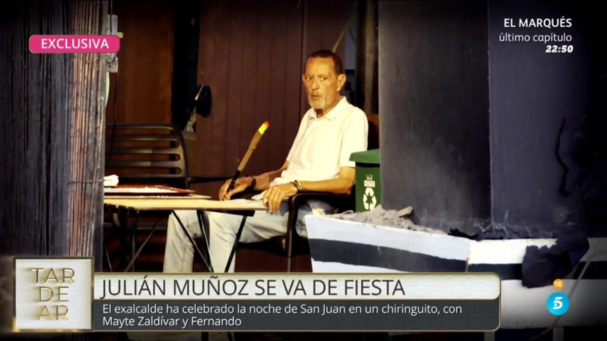 Julián Muñoz celebra la noche de San Juan en compañía de Mayte Zaldívar y Fernando Marcos