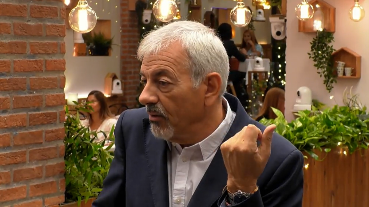 El motivo por el que Carlos Sobera reprende a un soltero a su llegada a First Dates: No se puede empezar así una relación