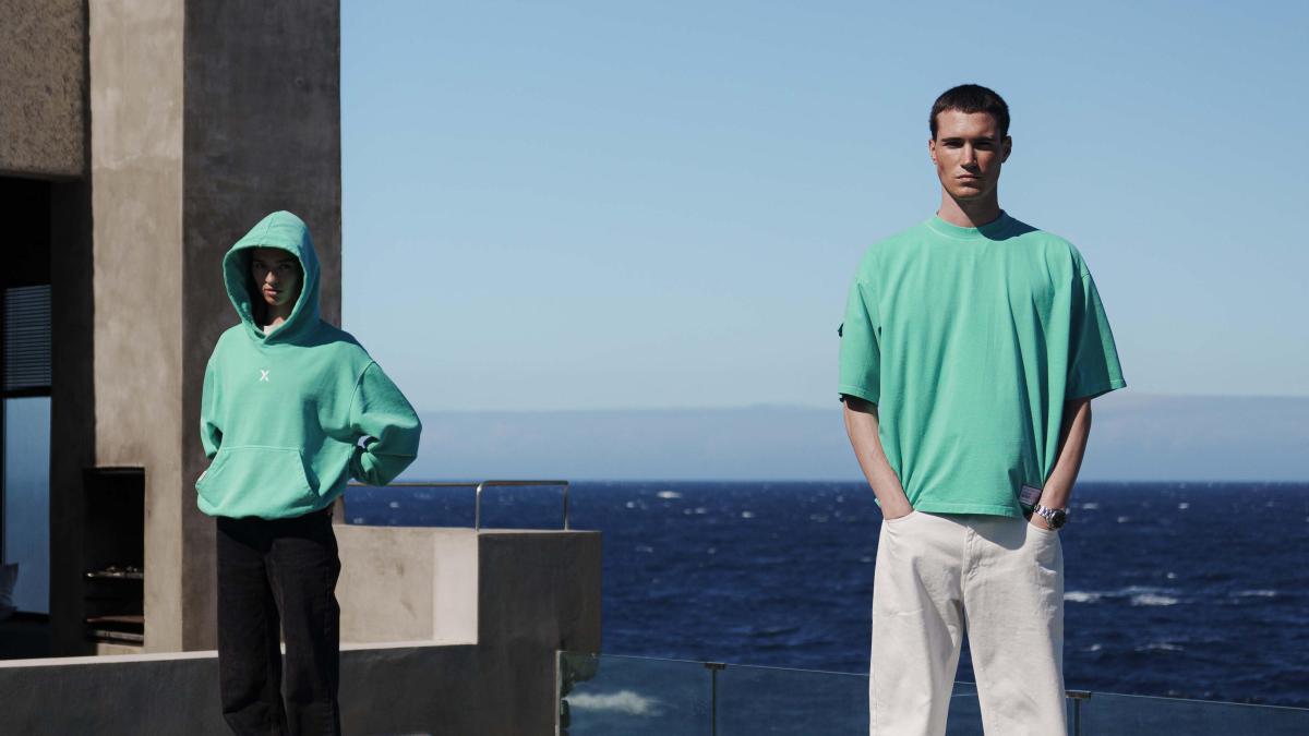 De vender sudaderas a sus amigos con 16 años a facturar 11 millones anuales desde el anonimato: “Nuestra familia no es empresaria, pero conseguimos crear Yuxus”