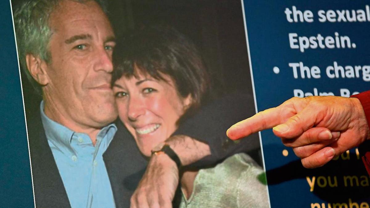 Caso Epstein: la camilla de masajes como arma