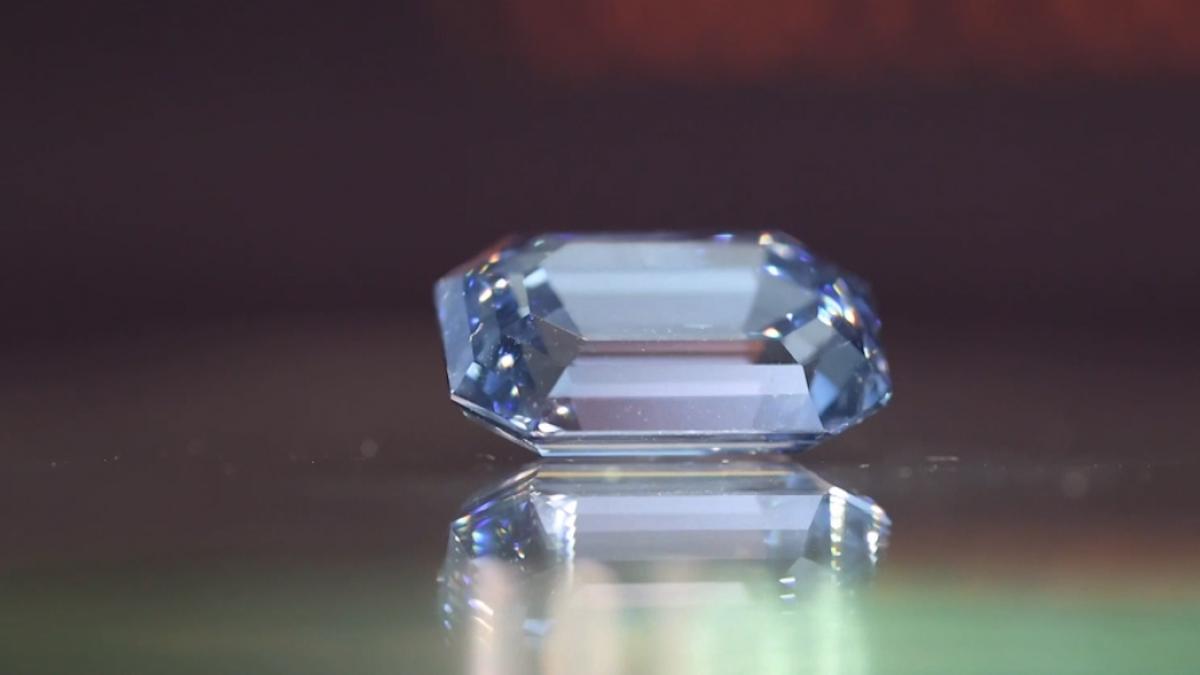 El diamante azul más grande jamás subastado está valorado en 48 millones de dólares