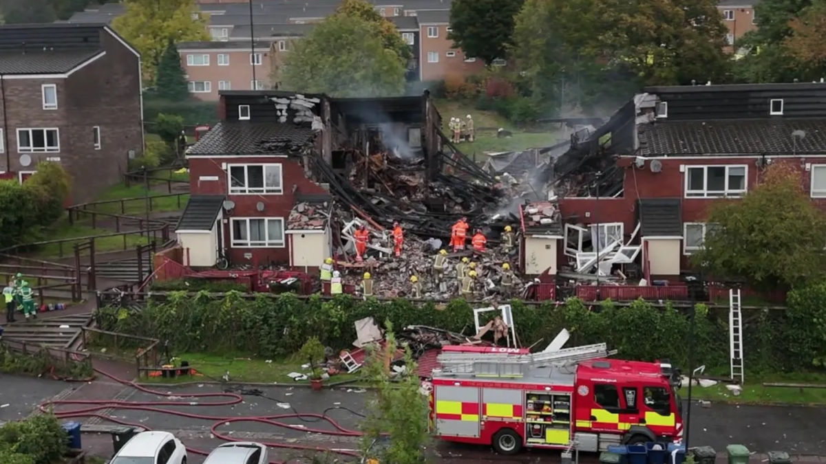 Muere un niño de 7 años y seis personas quedan heridas tras una brutal explosión en una casa en Inglaterra