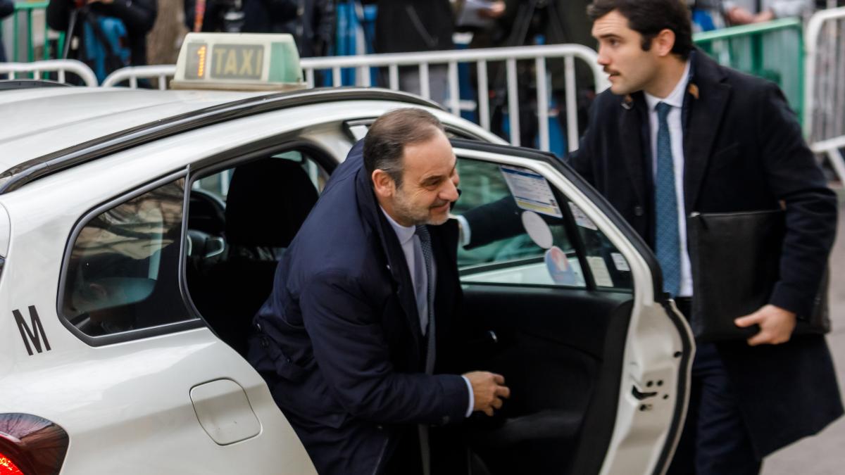 El juez ordena localizar a la exmiss vinculada a Ábalos tras no comparecer