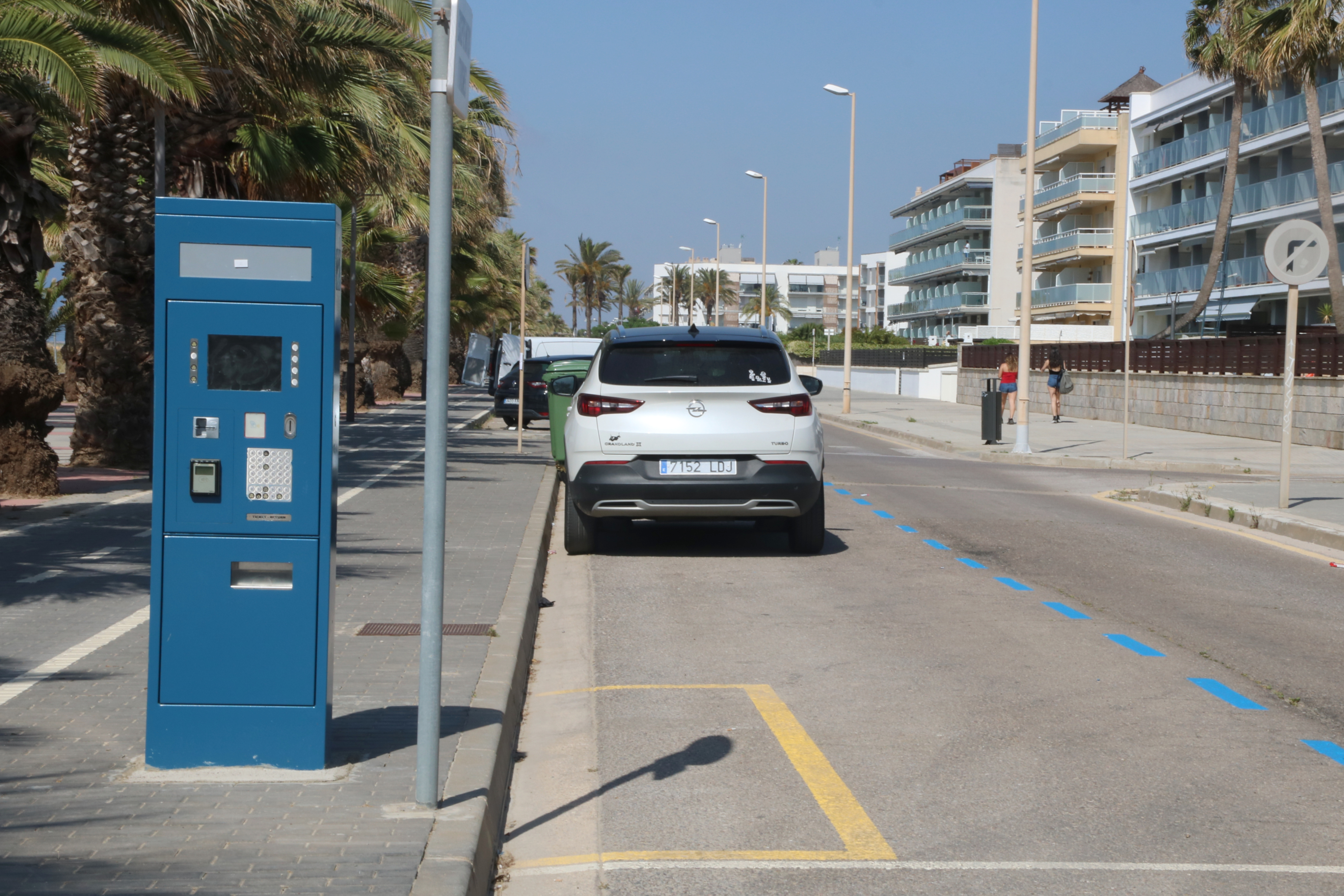 Cubelles y Cunit instalan parquímetros en toda la zona marítima durante los meses de verano